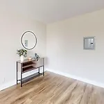 Avenue A310 Furnished 2Br With Pool And Gym